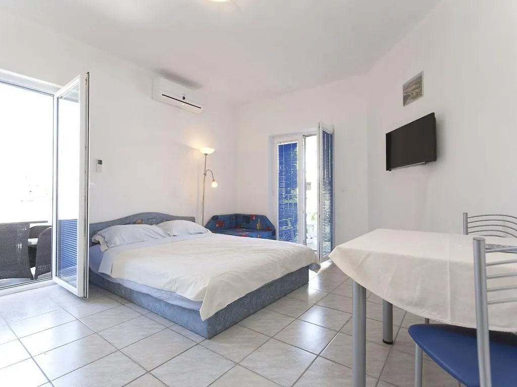 Apartments & Rooms Nikolic Fažana 3*,  Croazia