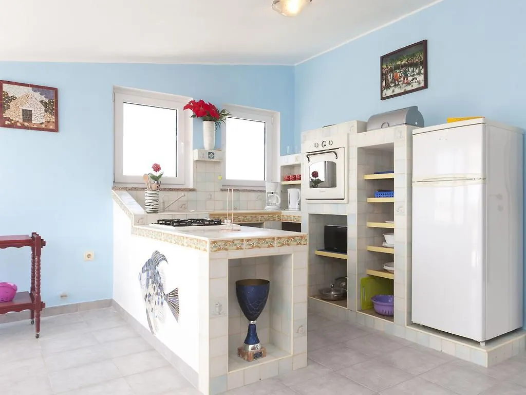 Apartments & Rooms Nikolic Fažana Affittacamere