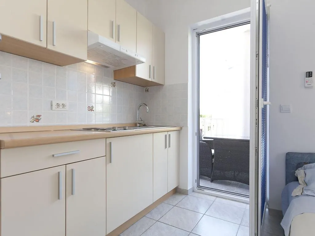 Apartments & Rooms Nikolic 파자나 게스트하우스